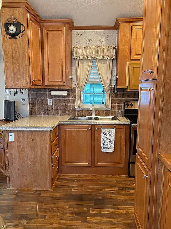 Additional photo 1 of property located at 18545 Nw 45th Avenue Rd #124