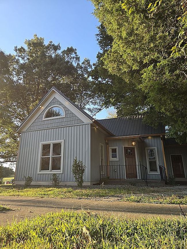 Photo of 4150 Main St Se