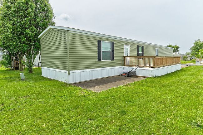 Photo of 2430 Long Point Dr, Evansville, IN