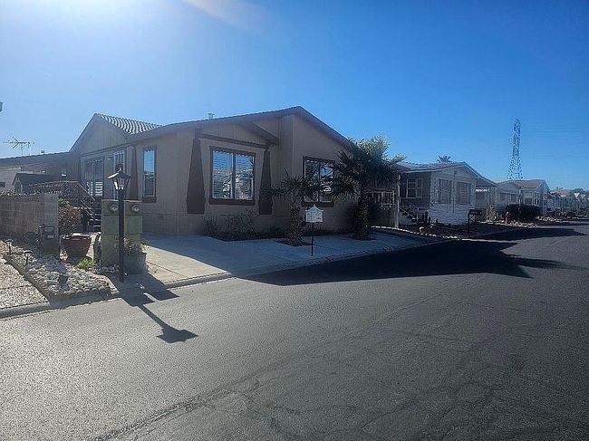 5055 Royal Dr, Las Vegas, NV