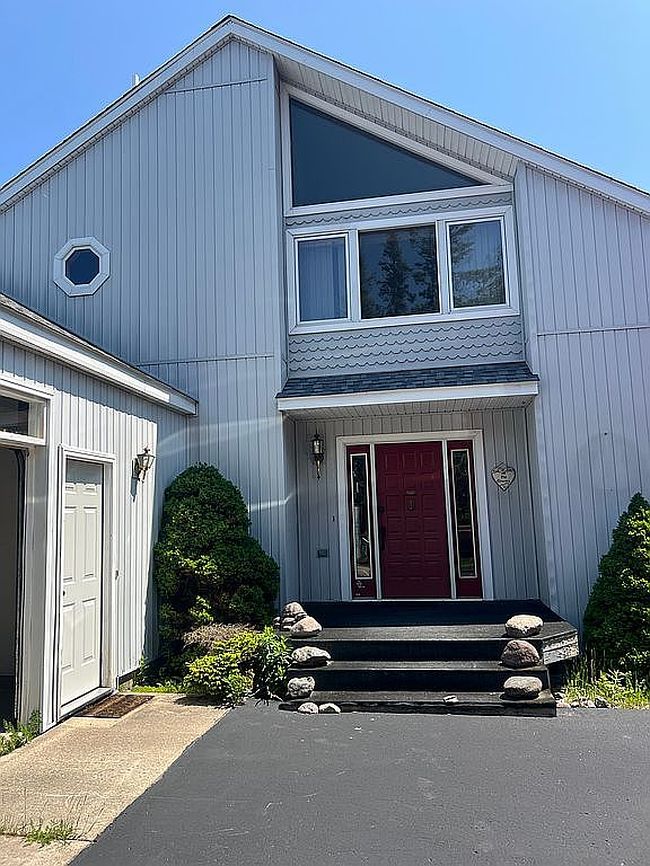 Photo of 4881 E Grand Lake Rd, Presque Isle, MI
