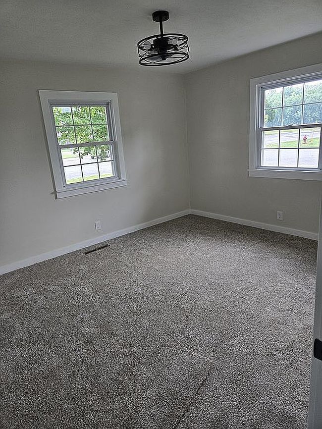 Photo of 515 S 6th St, Elkville, IL