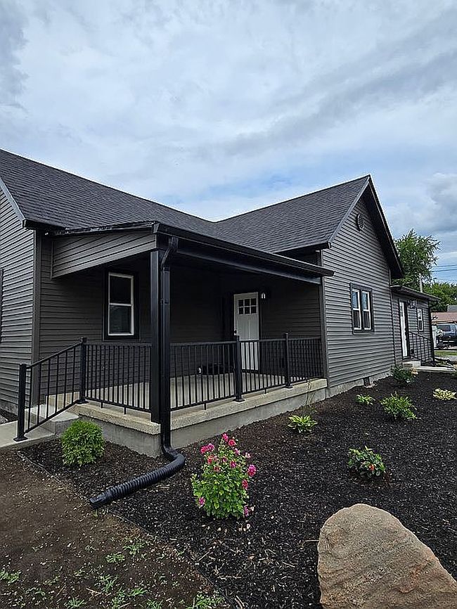 Photo of 818 W 1st St, Rushville, IN