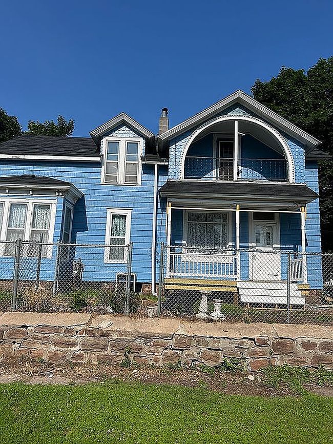 300 W C St, Iron Mountain, MI