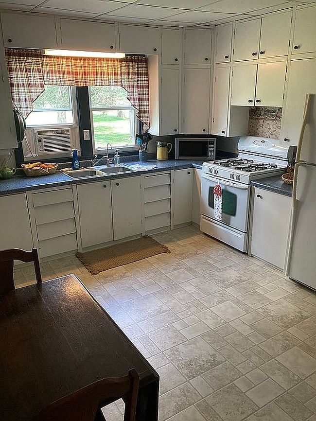 Additional photo 3 of property located at 409 Main Ave N