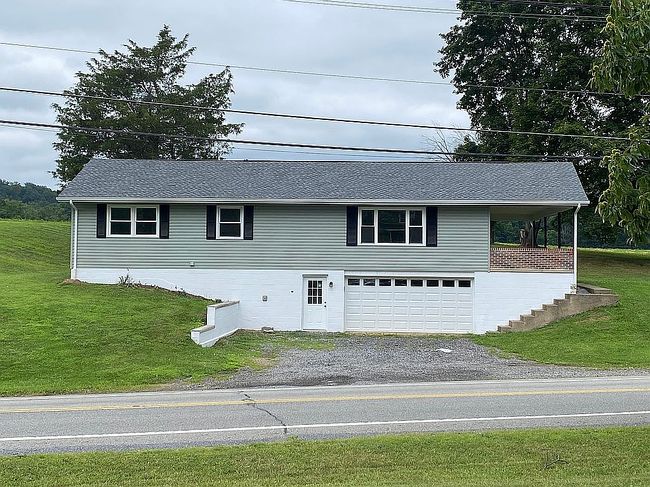 Photo of 300 E Main St, New Bloomfield, PA