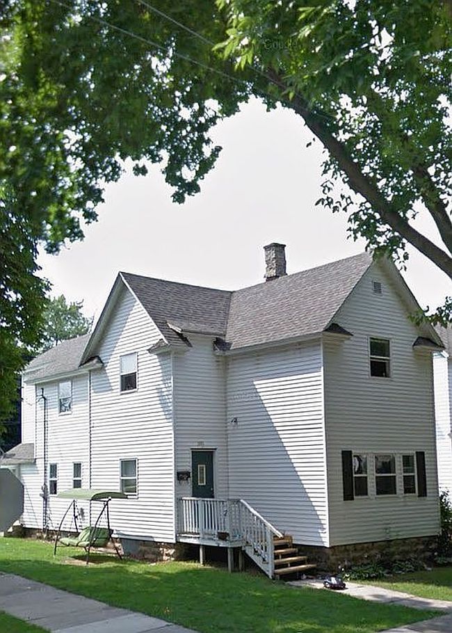 Photo of 1001 Lincoln Ave Nw, Grand Rapids, MI