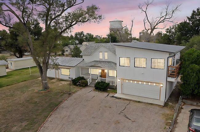 Photo of 1310 Carson Ave