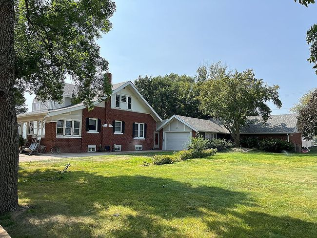 321 S 3rd St, Emery, SD