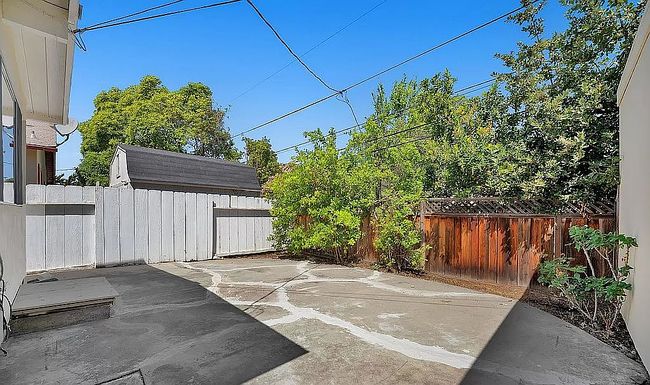 Image of 3271 Alma St