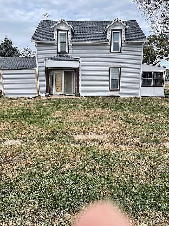 Additional photo of property located at 103 N 2nd St
