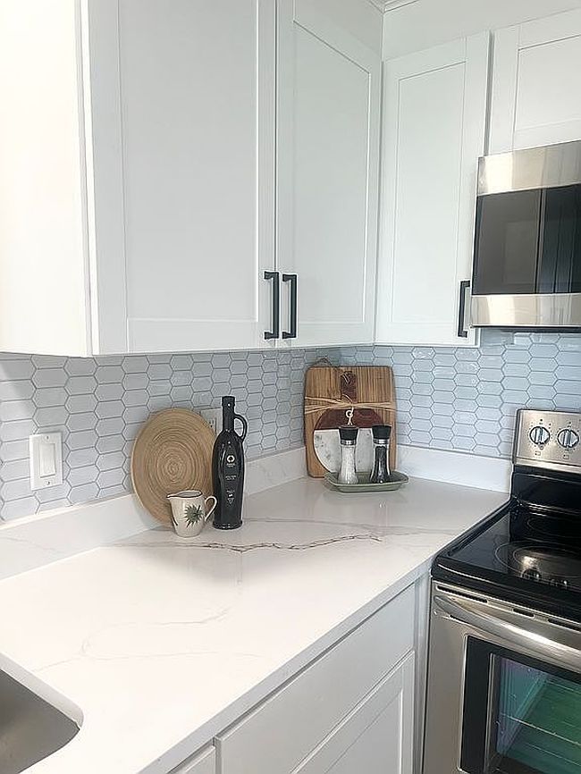 Image of 666 Harbor Cir