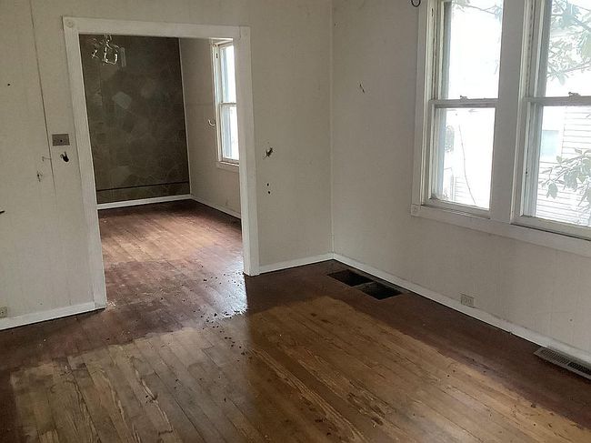 Image of 2968 Oregon Ave