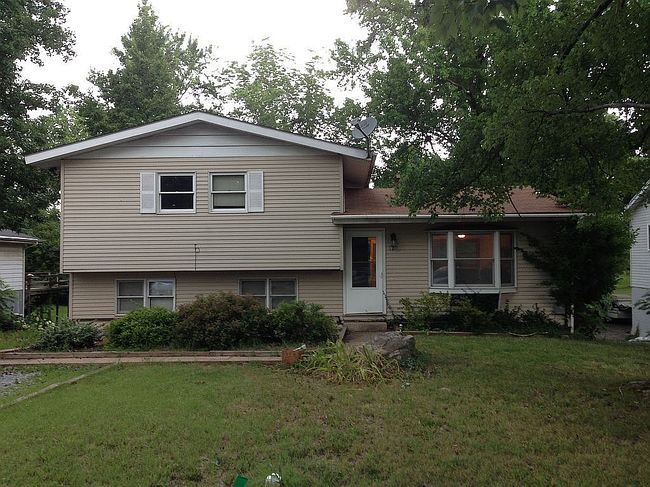 1206 W Schwartz St, Carbondale, IL