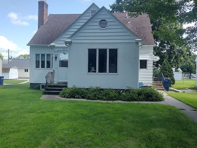 Photo of 604 12th St N