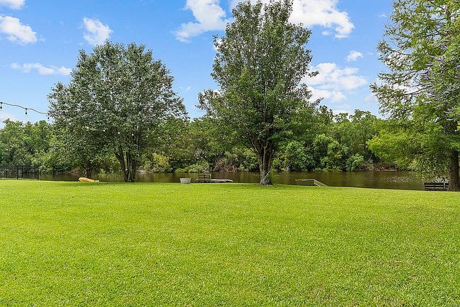 Image of 1588 Lake Pointe Ave