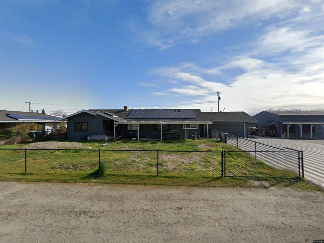 Photo of 560 10th Ave, Kingsburg, CA