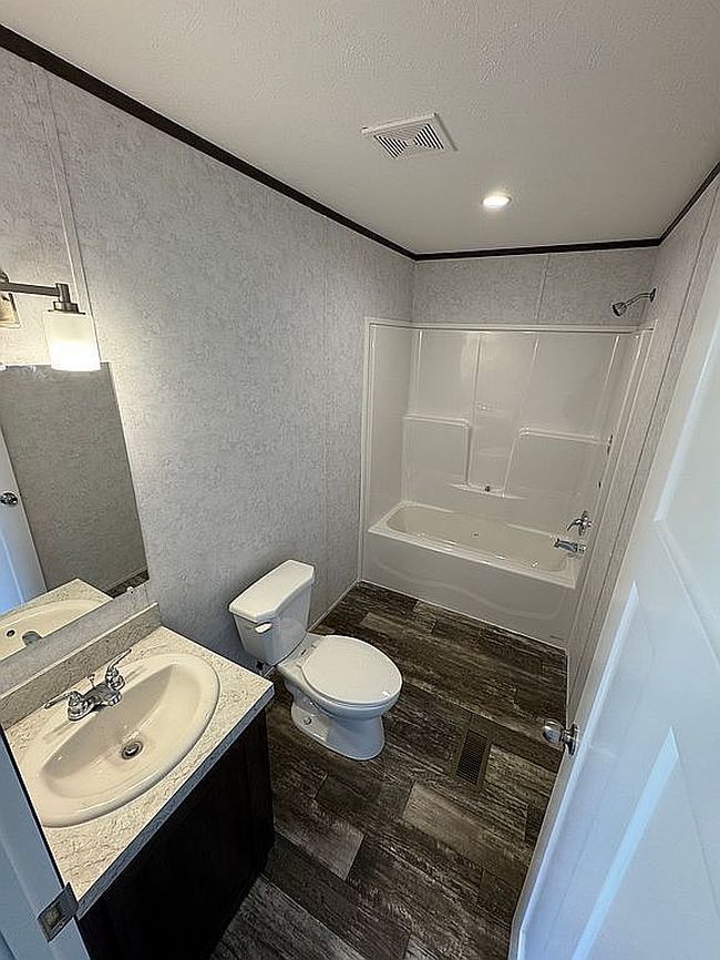Photo of 1021 Waterloo Geneva Rd #7, Waterloo, NY