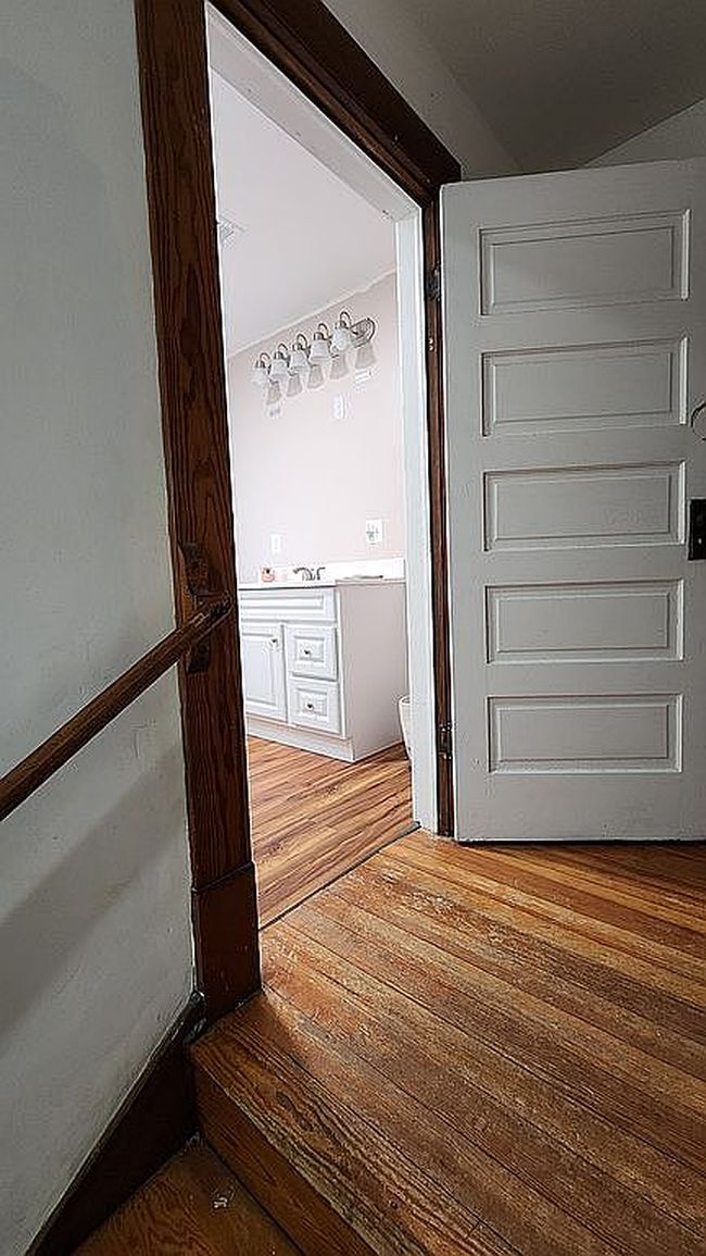 Preview of property located at 303 E Main St