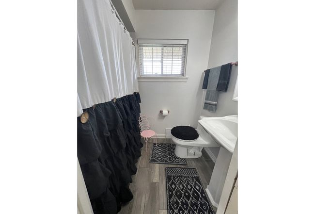 Additional photo 2 of property located at 4541 Ivy Dr