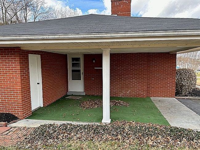 Photo of 210 W Mason Ave, Danville, KY