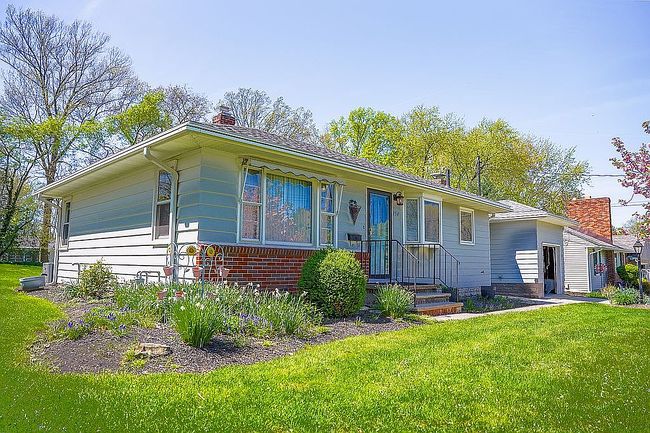 Photo of 154 Walnut Dr, Amherst, OH