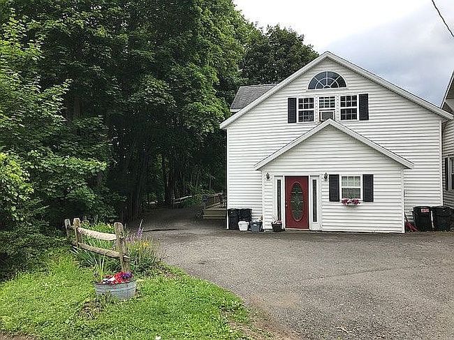 Image of 390 Main St
