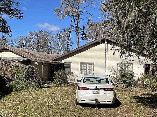 Image of 1827 Ne Cherry Lake Cir