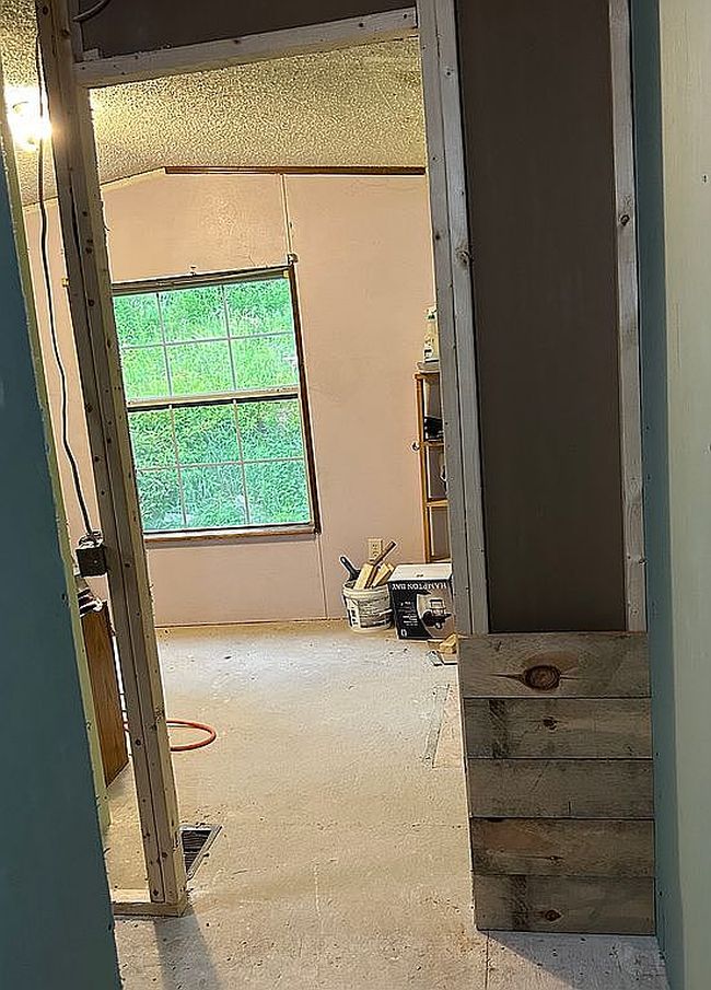 Image of 40 Webb Pond Rd