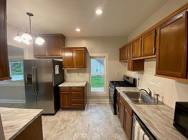 Image of 407 S Yates Ave