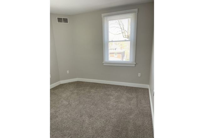 Photo of 846 Neely Heights Ave, Coraopolis, PA