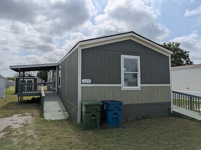 Photo of 139 Shady Grove Dr, Sanger, TX