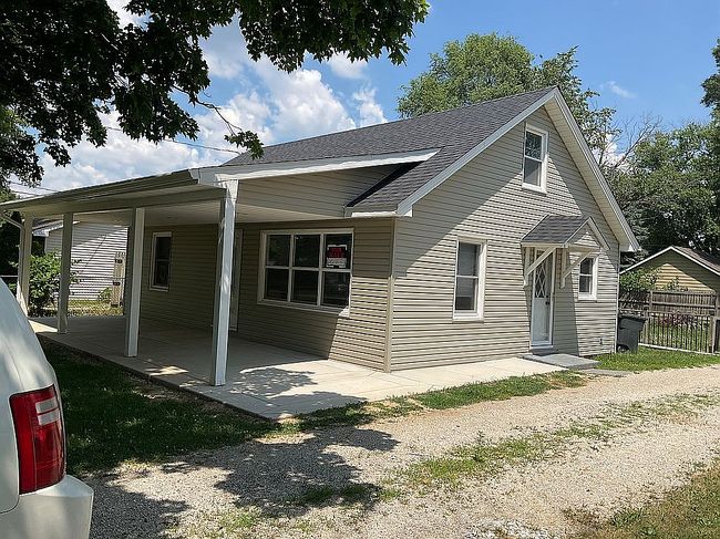 Photo of 626 N Pekin Ln, Hanna City, IL