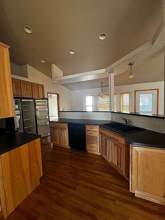 Additional photo 2 of property located at 620 S Maher Dr