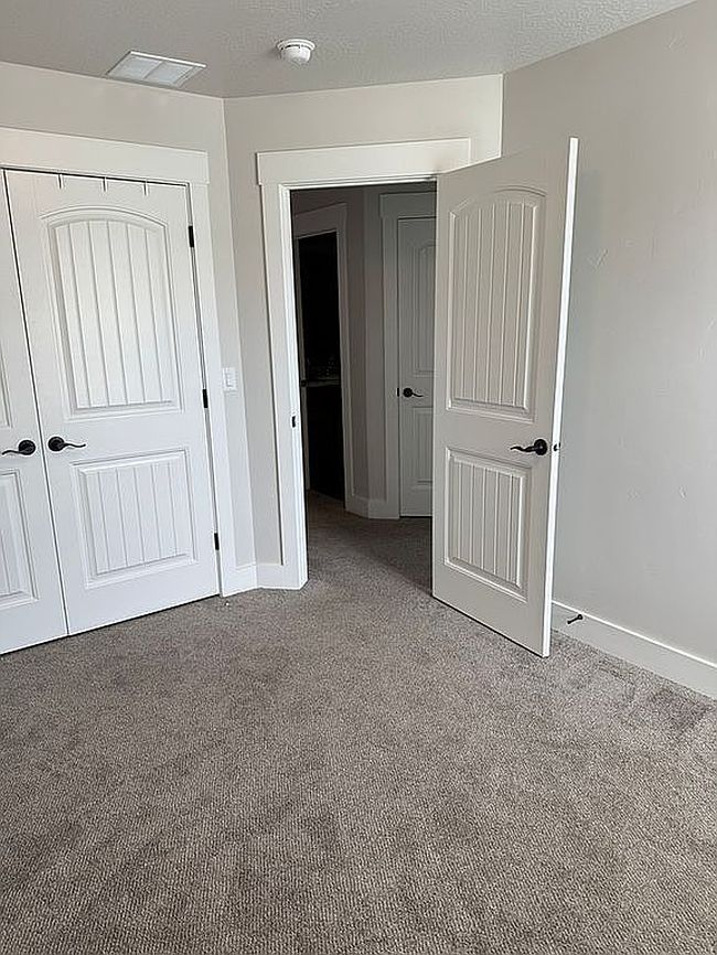 Image of 824 N 980 W