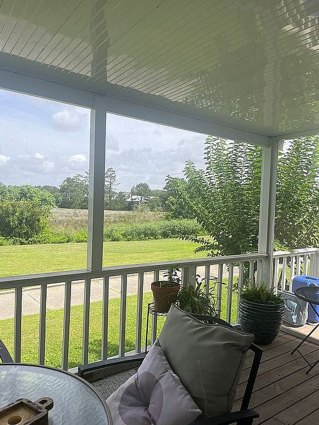 Image of 21 W Lake Dr