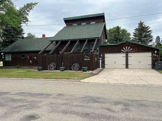 201 3rd St Ne, Mohall, ND