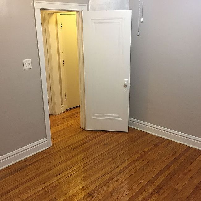 Image of 4043 N Sawyer Ave