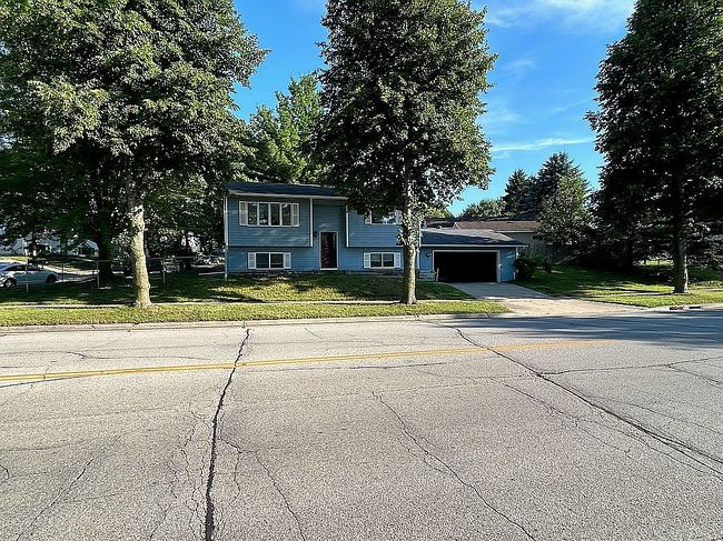 Photo of 1590 48th St Nw, Rochester, MN