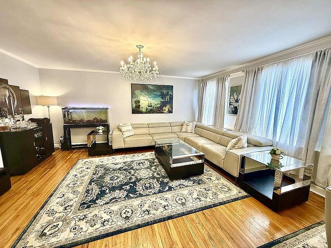 Photo of 8 Wooleys Ln, Great Neck, NY