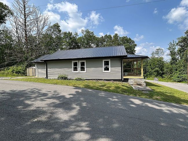 Photo of 222 Grove Ave, Beckley, WV
