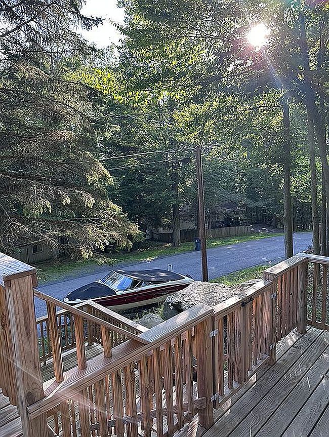Photo of 115 Teak Dr, Greentown, PA