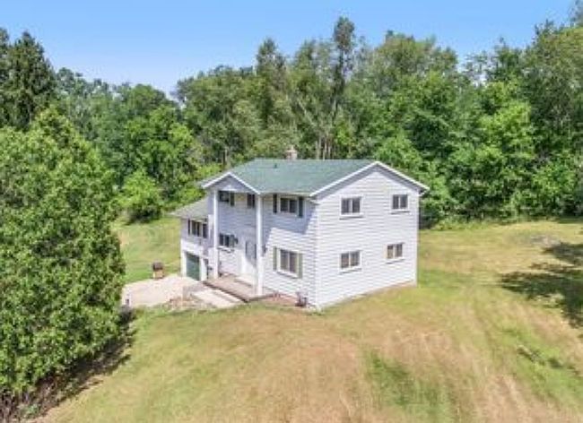 Photo of 11807 Upton Rd, Bath, MI