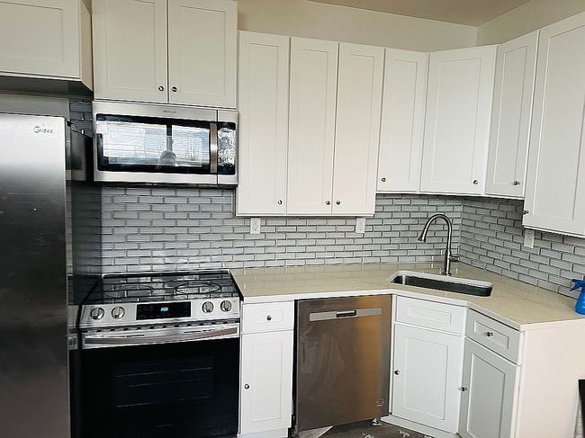 Image of 84-90 N 6th St