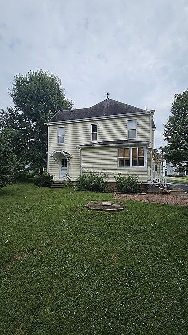 Photo of 205 Barr Ave, Jerseyville, IL