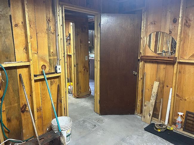 Image of 1 Sharon Ln