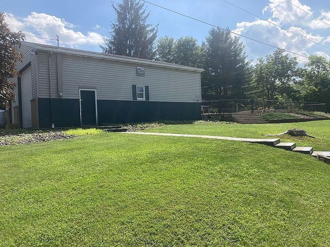 Photo of 145 Highlands View Ct, Acme, PA
