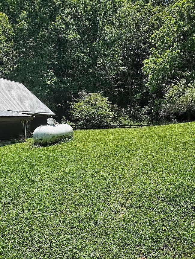 Photo of 437 Still House Hollow Rd, Saltville, VA
