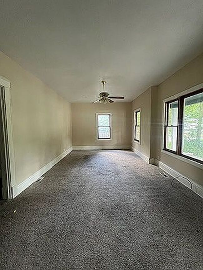 Photo of 896 W Leafland Ave