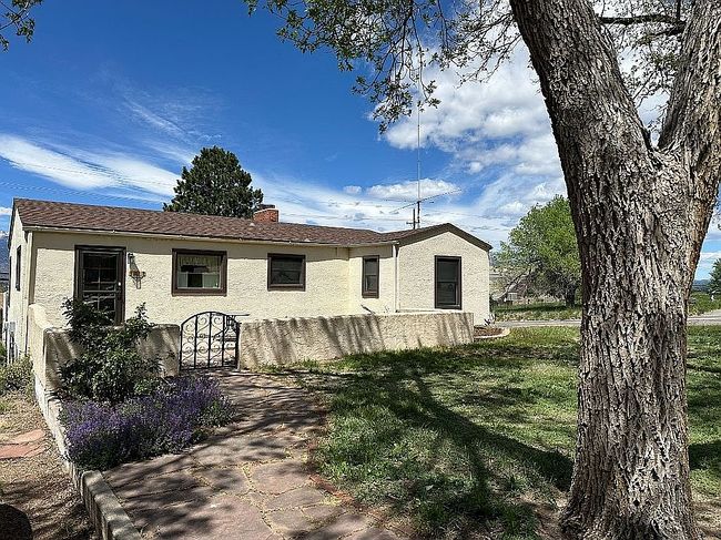 Image of 1230 N Bonfoy Ave